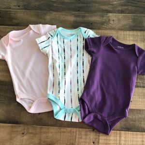 Chick Pea Onesie Bundle Size 3-6 months